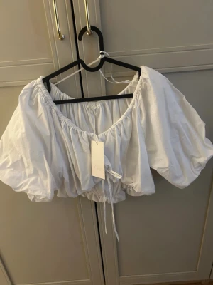 Zara topp - Storlek M, ny med prislapp