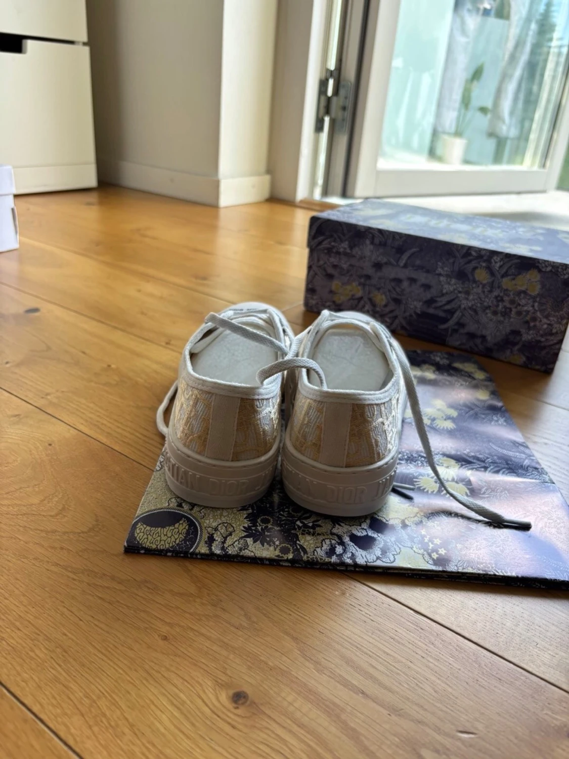 Beige Dior sneakers med monogram - 3
