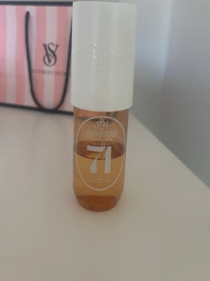 Sol de Janeiro Cheirosa 71 parfymmist - Säljer nu min favorit lukt från sol the janero då jag har flera hemma redan  känslan av parfym är väldigt fall vibe 2000 vill du vara tjejen som alla känner dom kan parata med och få trygghet av är denna parfym för dig får komplimanger ofta