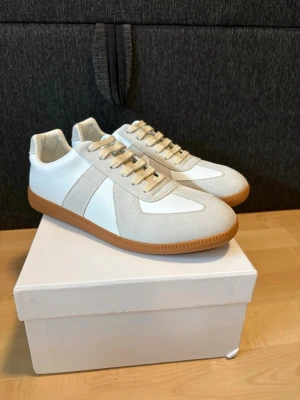 Maison Martin Margiela skor  - Skorna är nästan helt nya aldrig använda perfekt sick priset kan diskuteras 