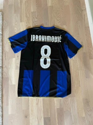 Inter Milan Zlatan Ibrahimović matchtröja Retro Vintage - Inter Milan Zlatan Ibrahimović matchtröja Retro Vintage