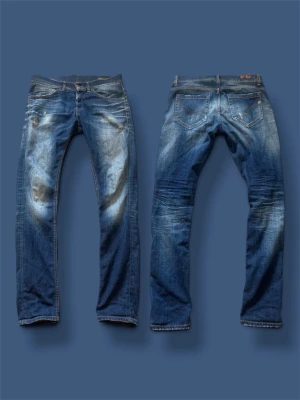 Dondup George 31/32 *fet wash* - Säljer nu ett par dondup George i storleken 31/32. Skicket är 10/10. Tveka inte på att höra av dig vid minsta fundering.