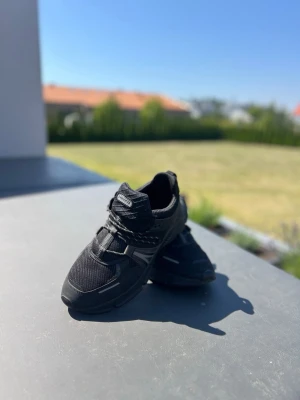 Lacoste skor  - Säljer dessa Lacoste skor då de inte används längre. Skicket är mycket bra och kommer i storlek 42.5