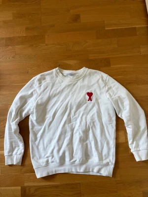 Ami Paris tröja  - Ami Paris Longsleeve, säljer pga för liten