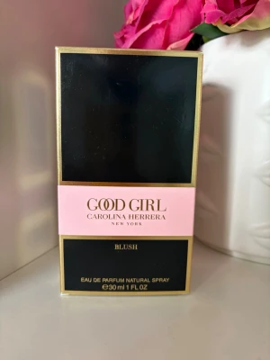 Carolina Herrera: Good Girl Blush - 30ml från början. Se sista bild för mängd kvar.