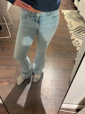 Ljusblå bootcut jeans - Jeans från Gina tricot, bra skick. Storlek 34/36💕💕 