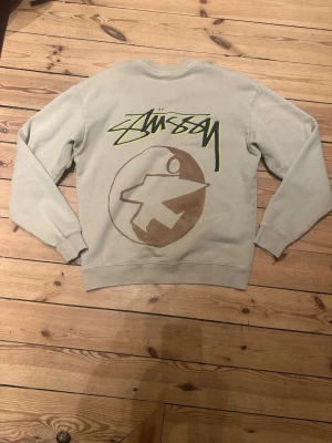 Stüssy X Our legacy tjocktröja - Colaboration mellan Our legacy och Stüssy. Köpt i Our legacys workshop