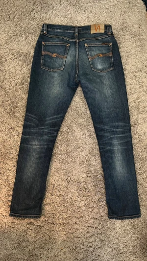 archive Nudie jeans - Använda så att du kan få en archive stil. Passar perfekt till ett par gats eller bara några sköna skor. Dem är lite stora så de är väll som W27-28 och L28-29