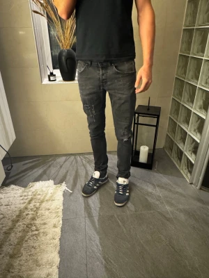 Dondup George - Tja, säljer ett par riktigt feta Dondup George i bra skick! Nypris: 3500kr~    Mitt pris: 1199kr!