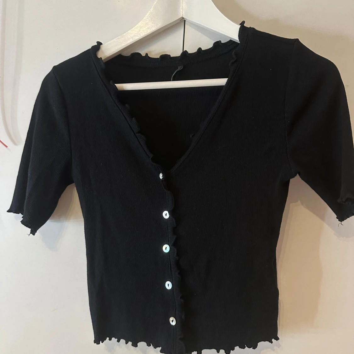 Svart ribbad topp från ONLY - 1