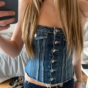 Jeans topp från zara - Jättefin men kommer tyvvär inte till användning 