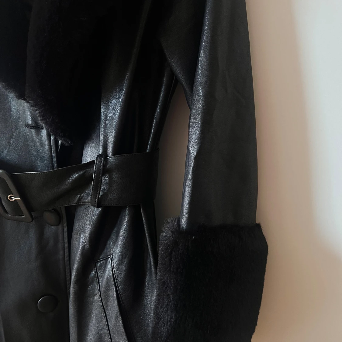 Kappa med päls-detalj - 4