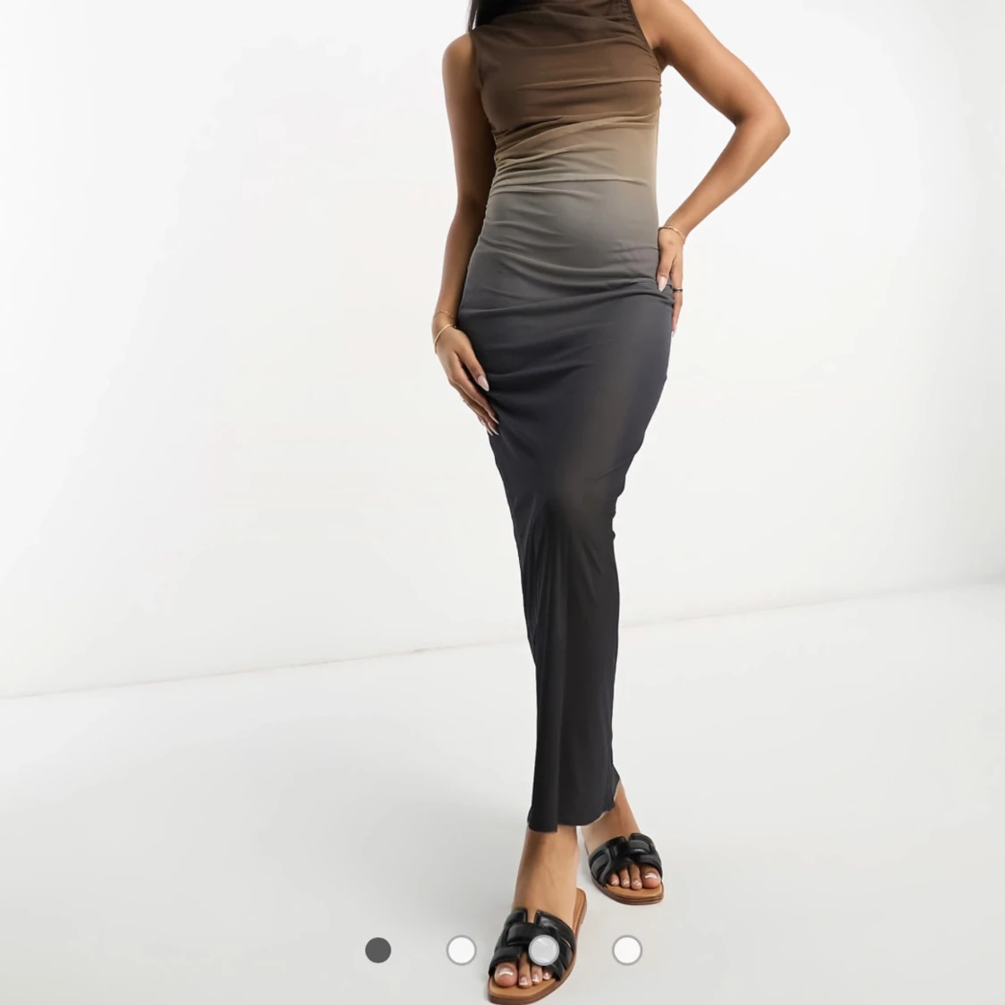 Omlott maxiklänning i mesh med ombre