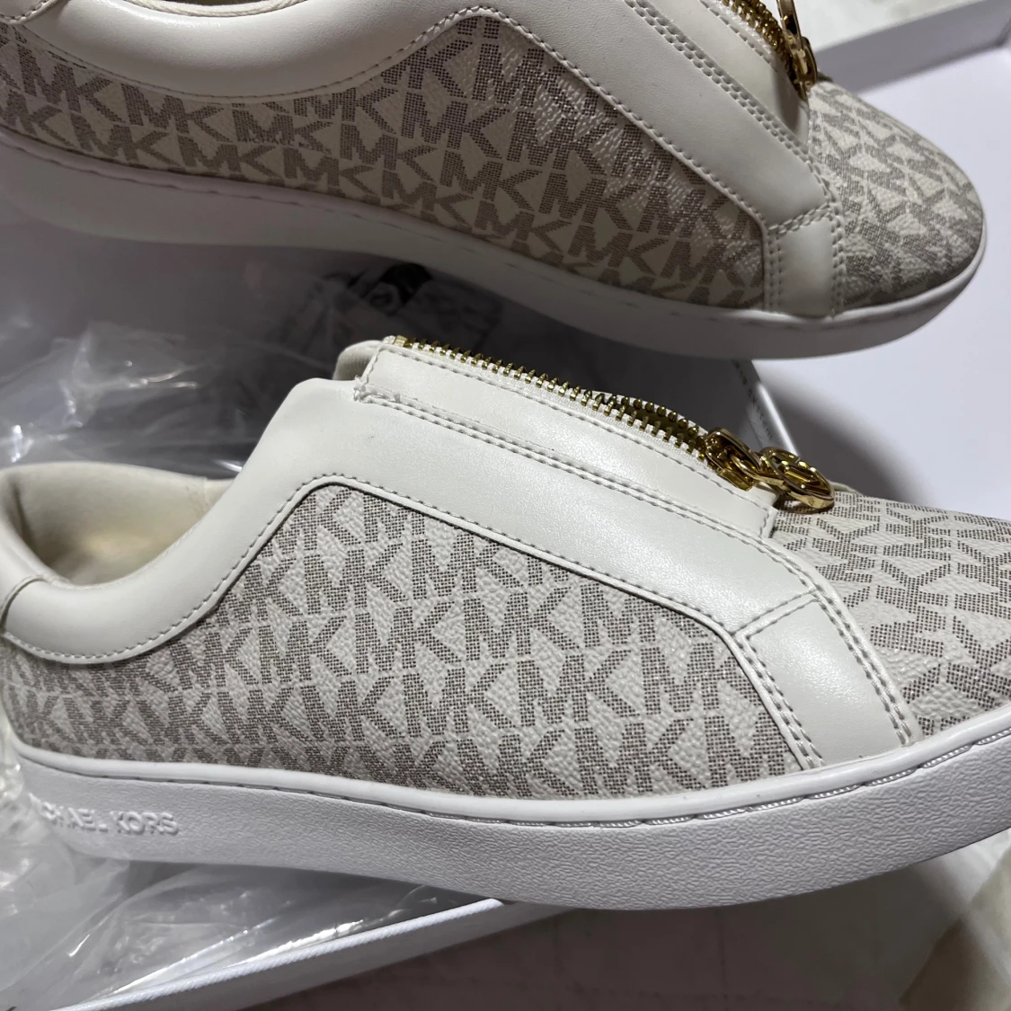 Michael Kors sneakers med dragkedja