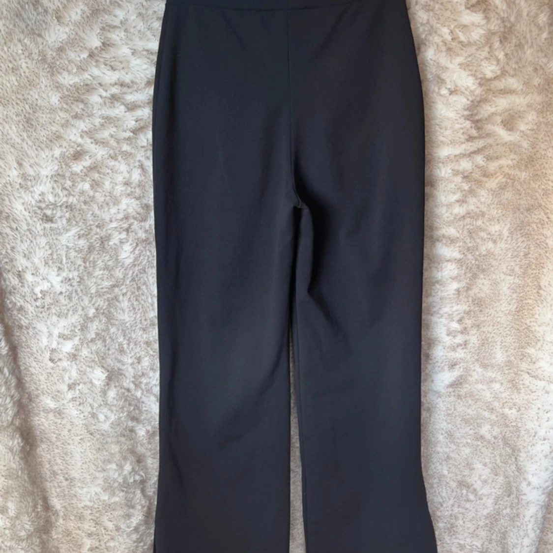 Svarta vida byxor från Boohoo - 4