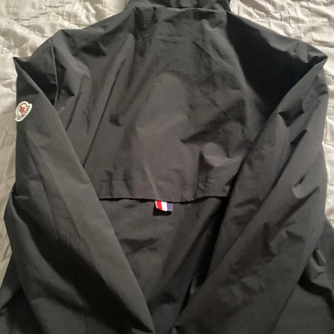 Svart vindjacka från Moncler med huva - 2