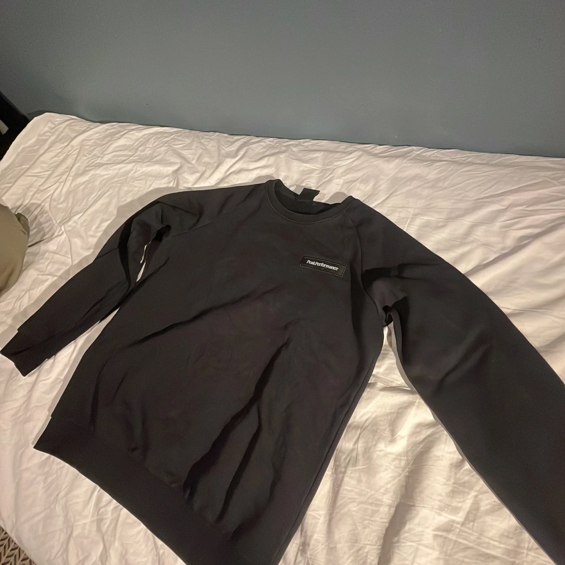 Svart Peak Performance sweatshirt - 1