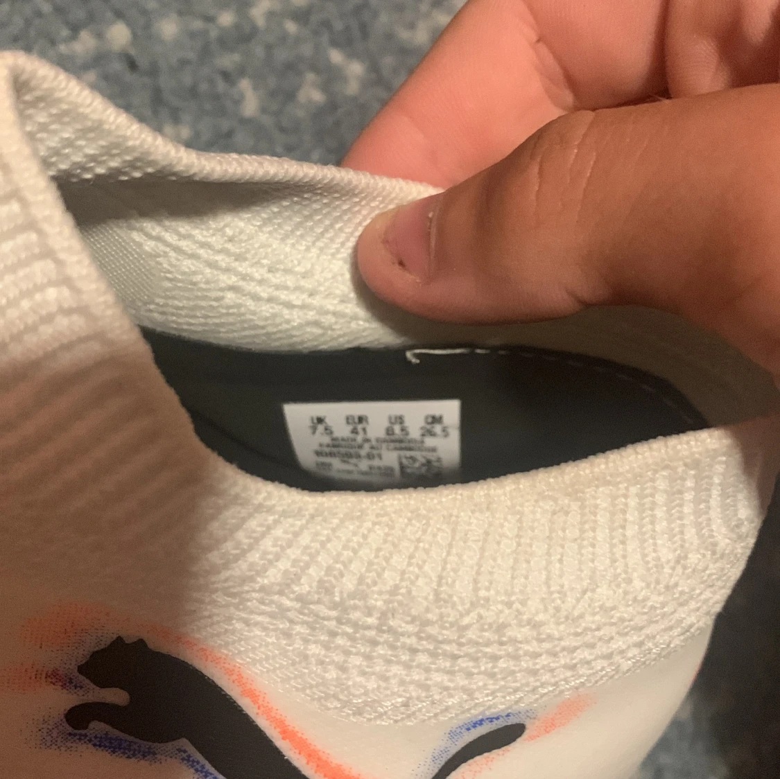 Vita fotbollsskor från Puma strl 41 - 3