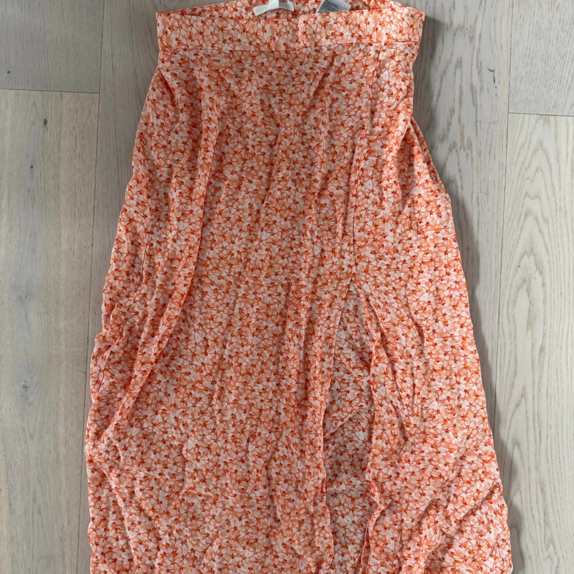 Blommig långkjol från H&M orange