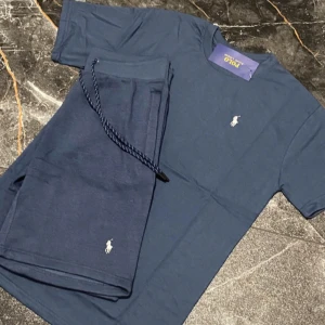 Polo Ralph Lauren set - T shirt och shorts, lappen är inte kvar. Storlek S