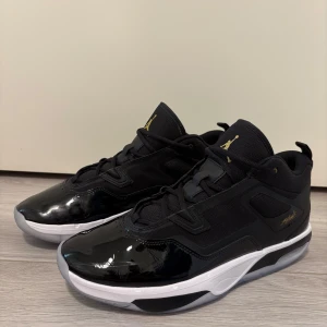 Jordan sneakers - JORDAN STAY LOYAL 3 Malli: FB1396-002 Koko: 44,5 Ovh: noin 140e  Postitus/nouto