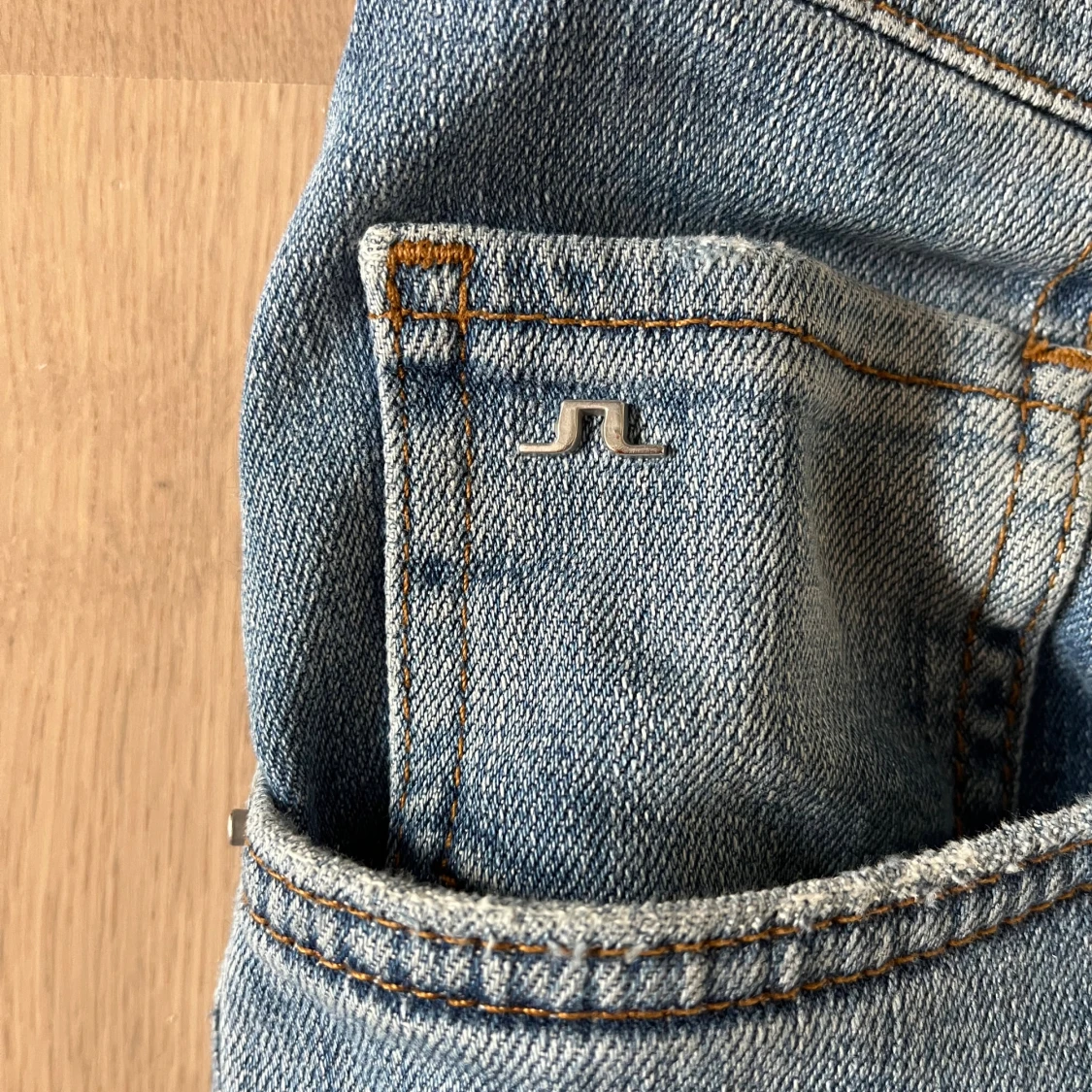 Ljusblå jeans från J.Lindeberg 33/34 - 2