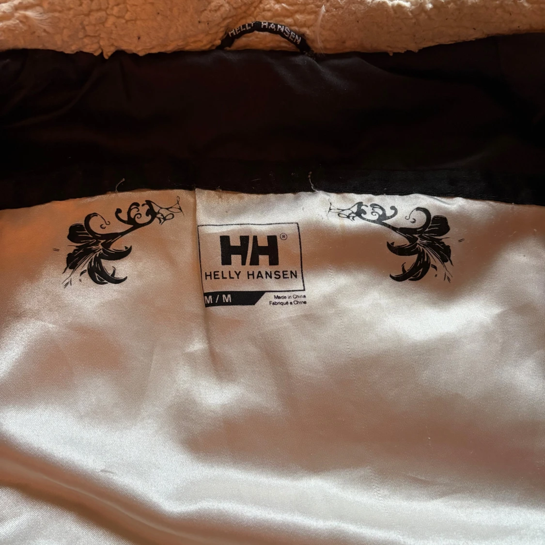 Svart pufferjacka Helly Hansen M - 3