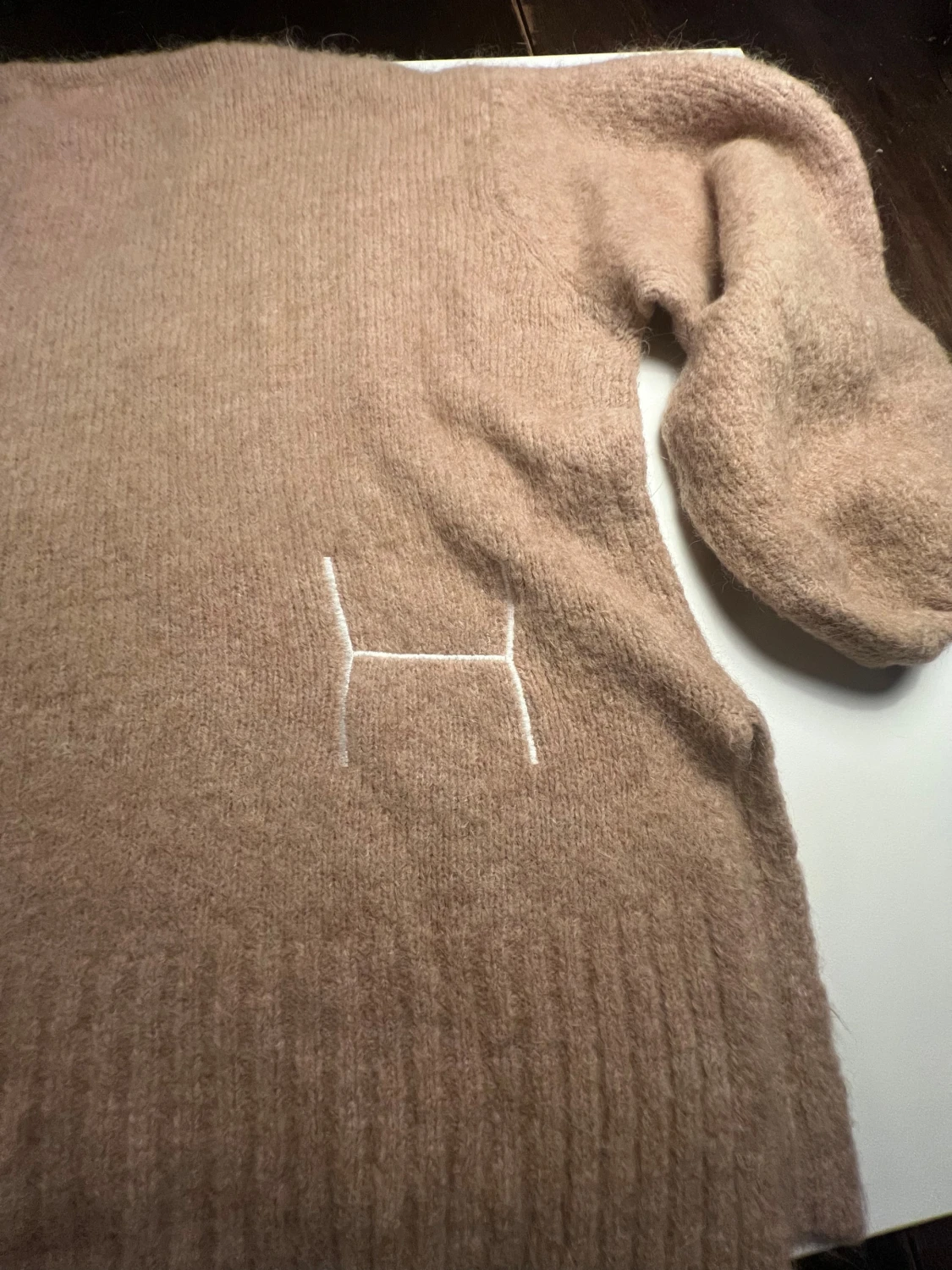 Beige stickad tröja från HÉST - 4