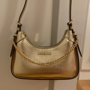 Michael Kors väska ”Wilma” i Pale Gold - Ny och oanvänd