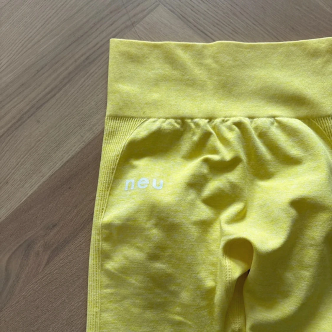 Gula leggings från Neu Apparel - 2