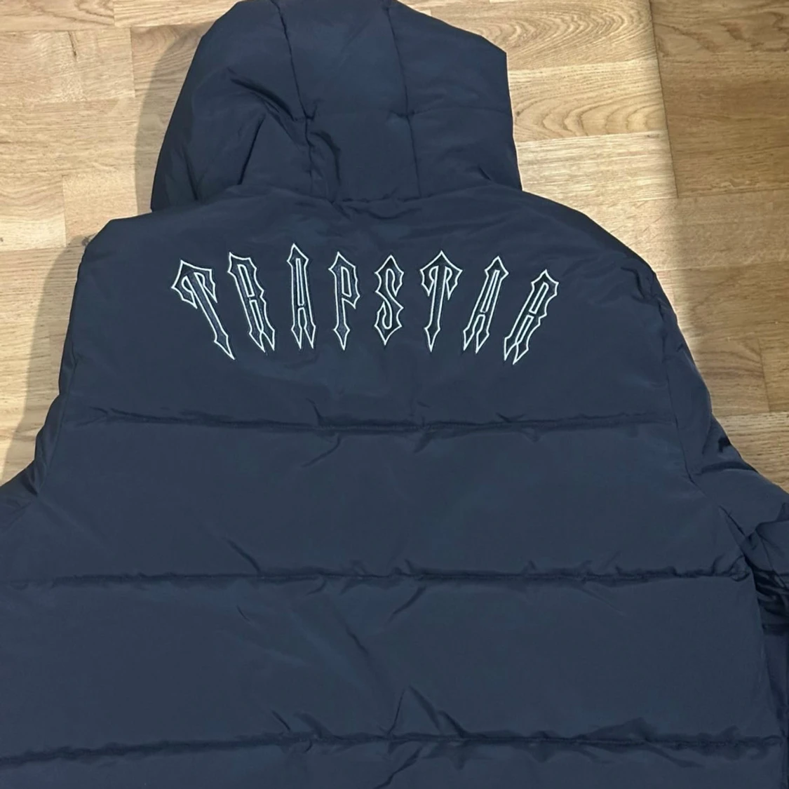 Svart pufferjacka från Trapstar - 2