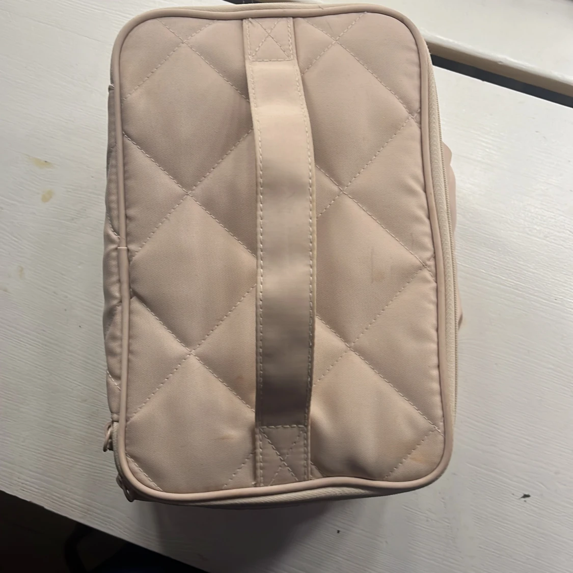 Beige quiltad axelväska med dragkedja - 1