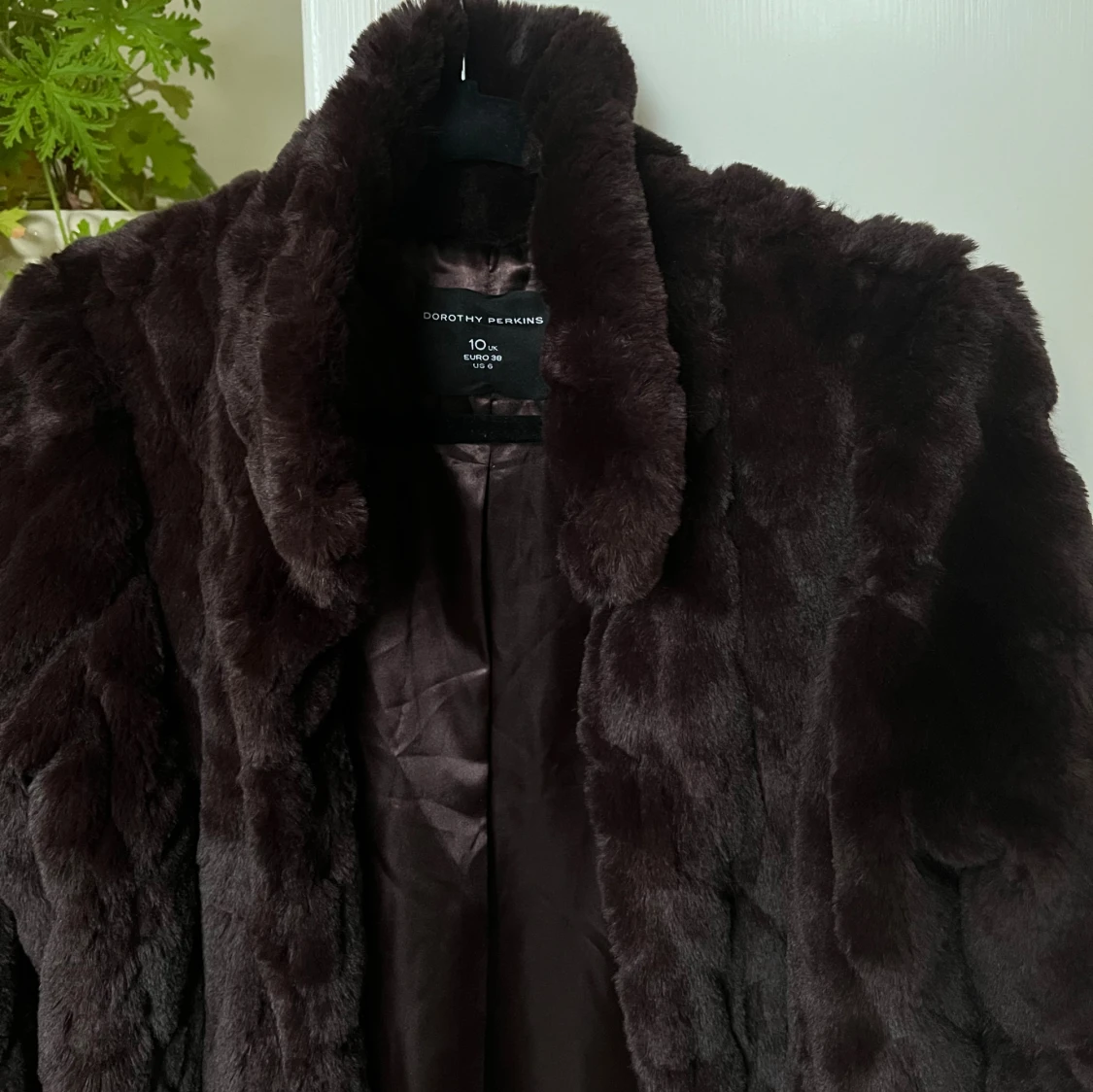 Mörkbrun pälsjacka Dorothy Perkins