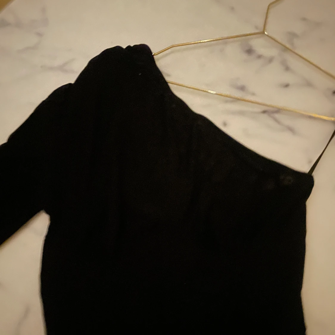 Svart långklänning med oneshoulder - 3