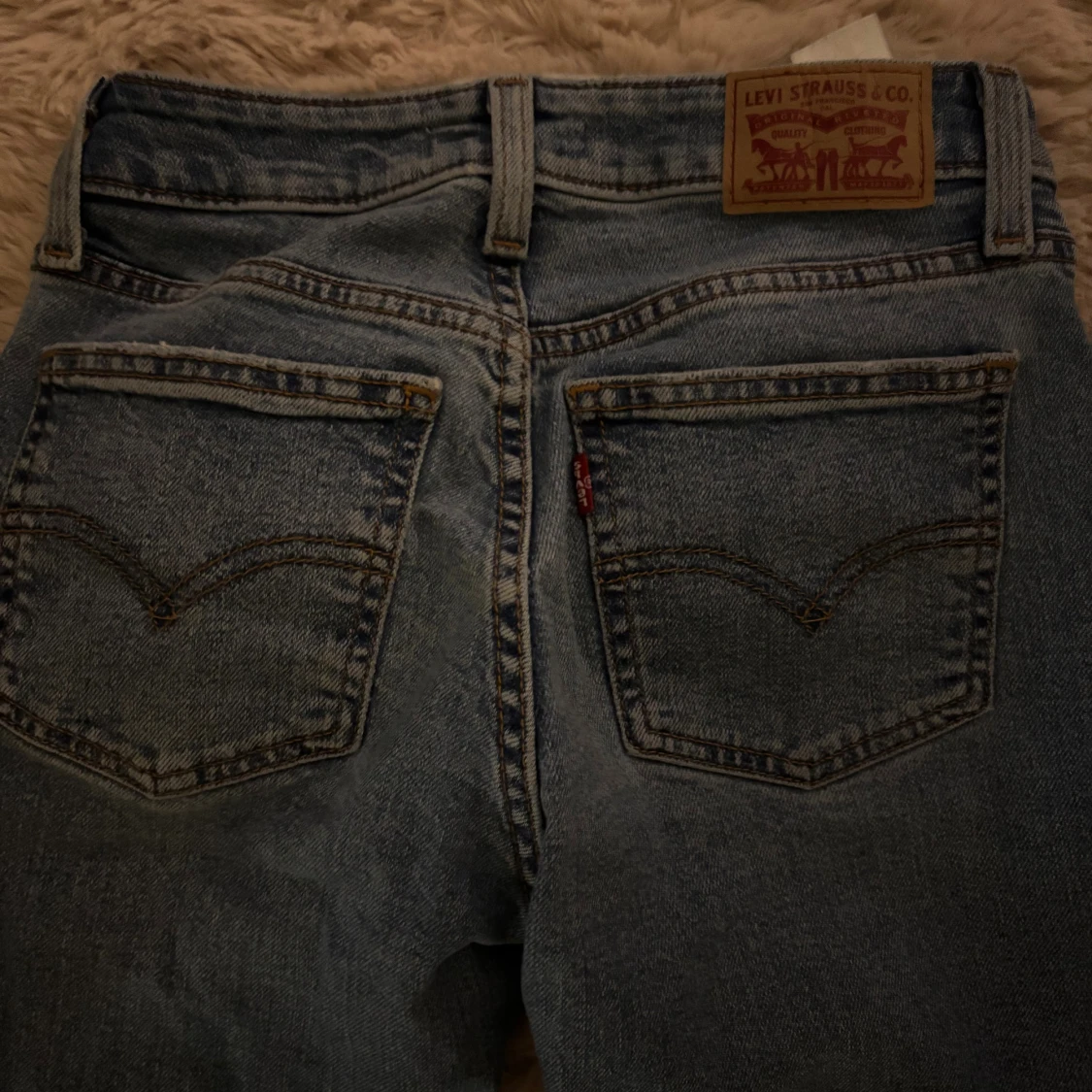 Fina lågmidjade jeans från Levis! - 2