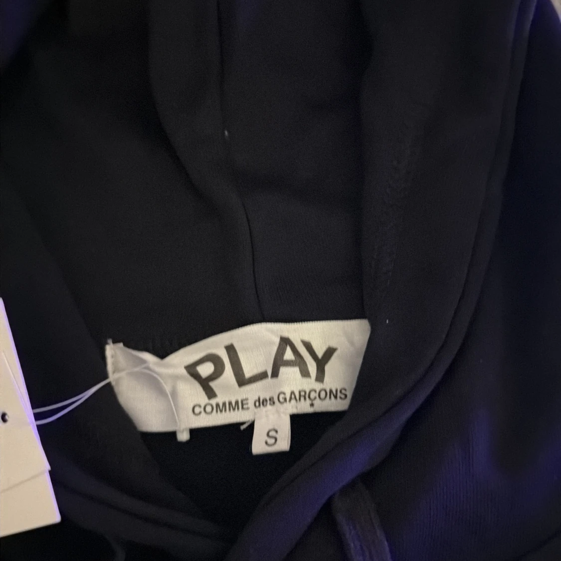 Svart hoodie från Comme des Garçons Play - 1