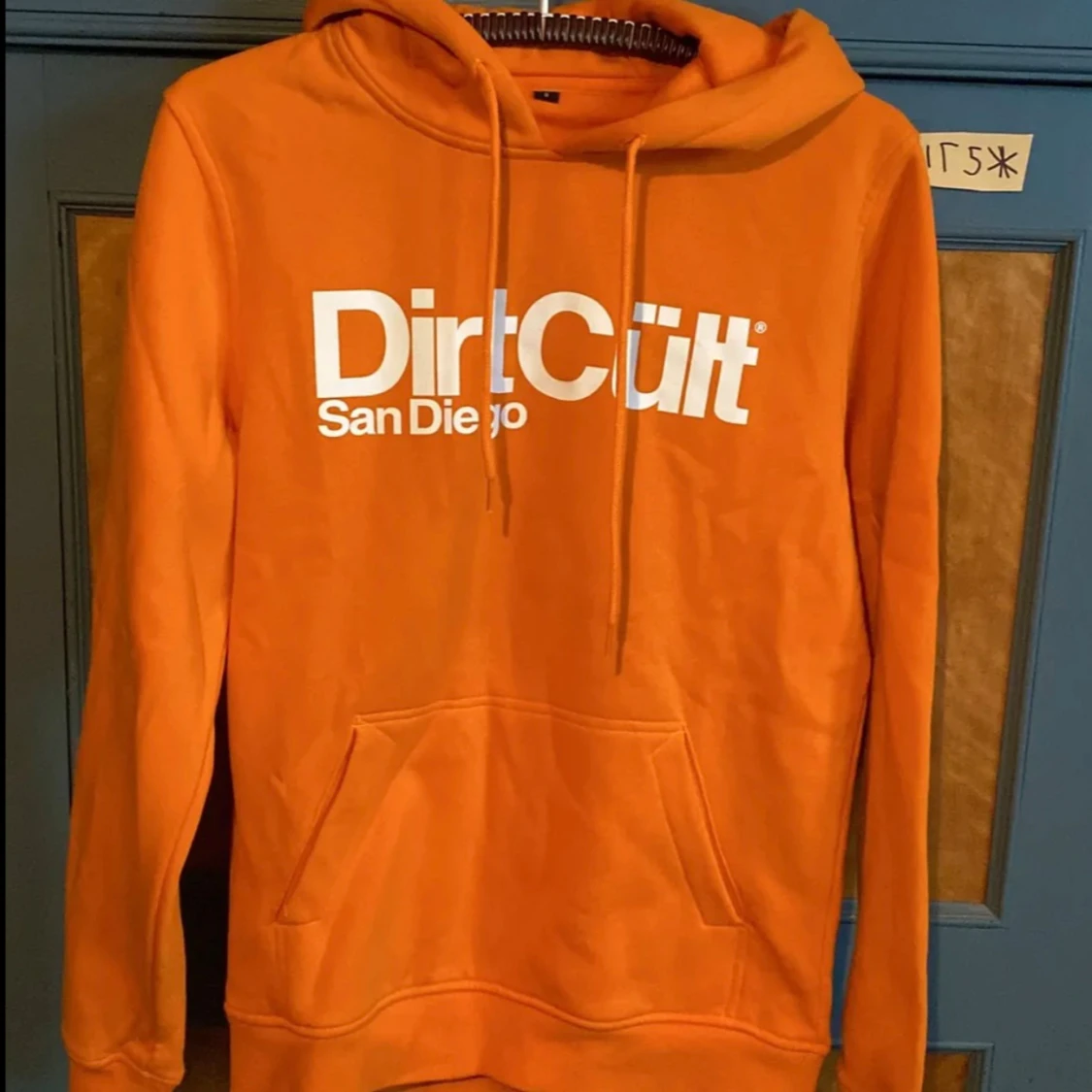 Orange hoodie från DirtCult