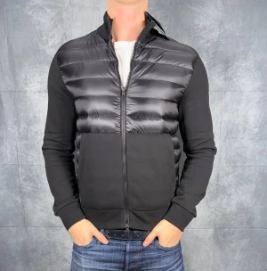 Herno Jacka - Storlek: S || Skick: Helt ny med tags || Nypris: Ca 7000kr || Följ för liknande produkter 🍾🌊