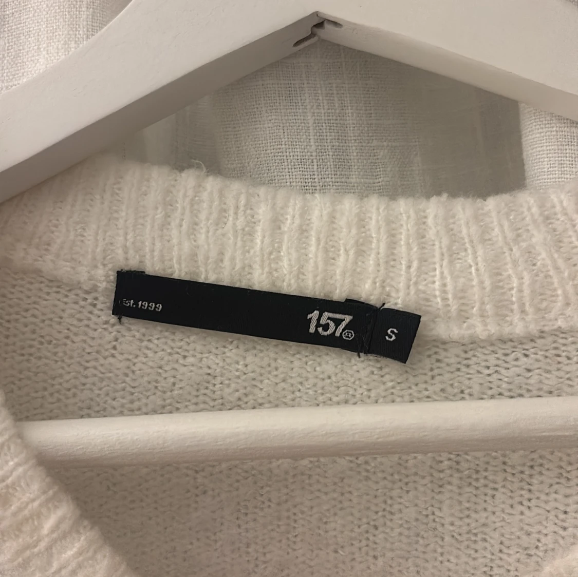 Vit stickad tröja från 157, S - 1