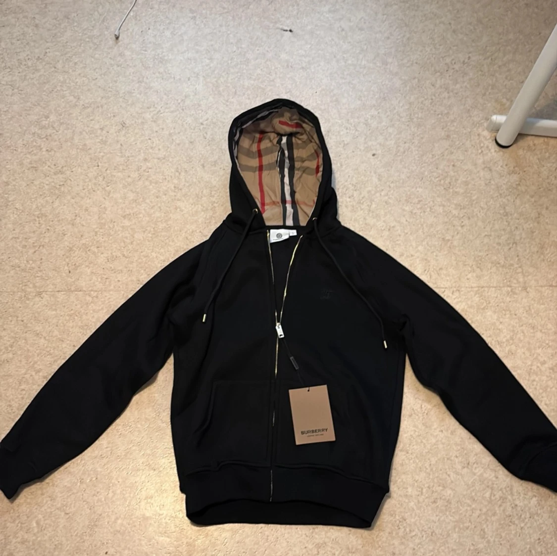 Sprillans ny Burberry. Säljs för att den var för liten. - 1