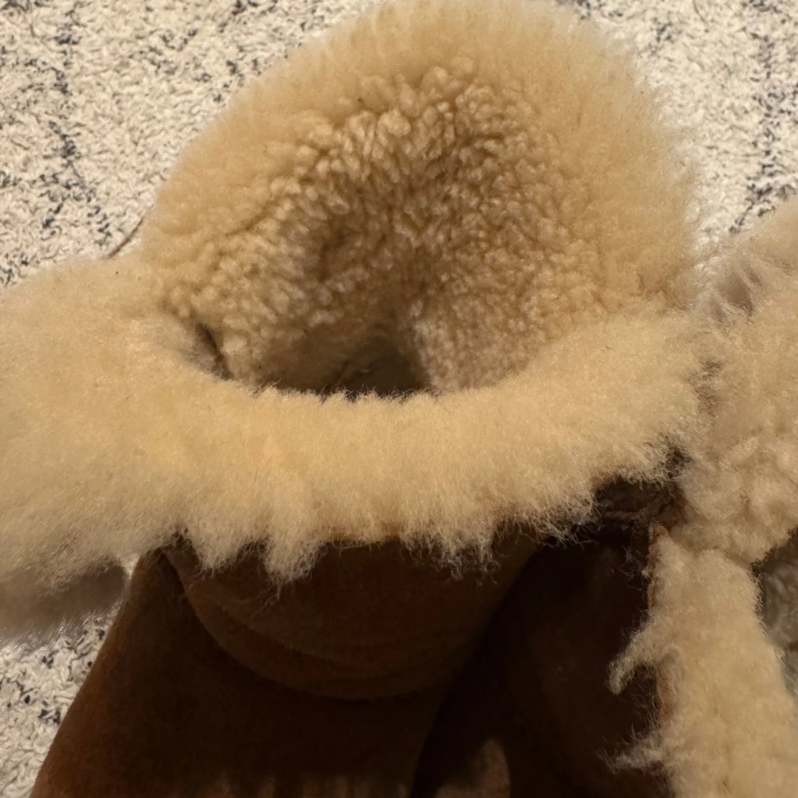 Beiga UGG boots med fårskinn - 3