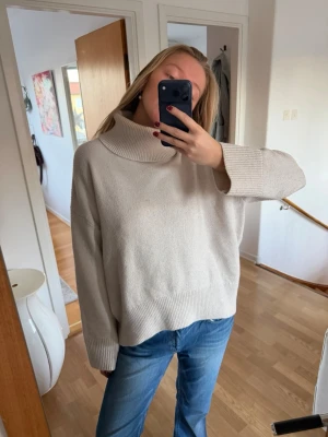 Stickad polo - Stickad polo🩵🩵🩵