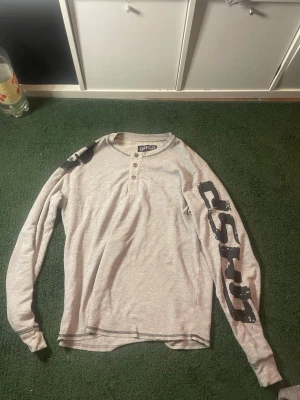 Gasp tröja strl M - Sjukt fint skick får riktigt köttiga- hardcore pass med den.