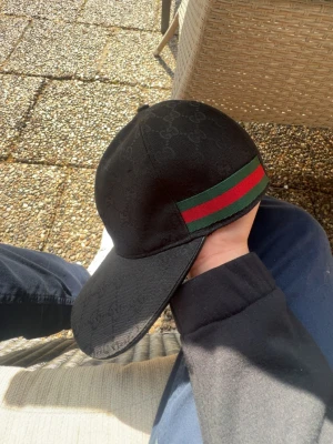 GG keps  - gg keps i svart, storlek S och har absolut inga märkbara defekter alls