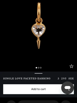 Maria Nilsdotter örhänge  - Säljer detta jättefina Maria Nilsdotter örhänge. Säljer för att det inte kommer till användning. Använt ett fåtal gånger så det ser helt oanvänt ut. Säljer för 2500kr där nypris är 3295kr, pris kan diskuteras💕💕