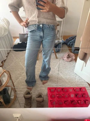 Straight jeans - Sååå snygga straight jeans ifrån zara 