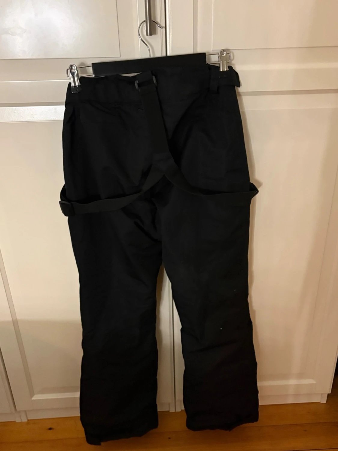 Svarta överdragsbyxor från McKinley  - 1