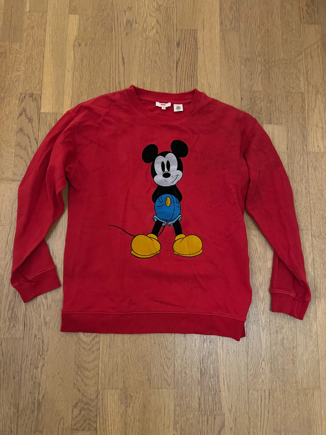 Röd Mickey Mouse tröja från Levi's