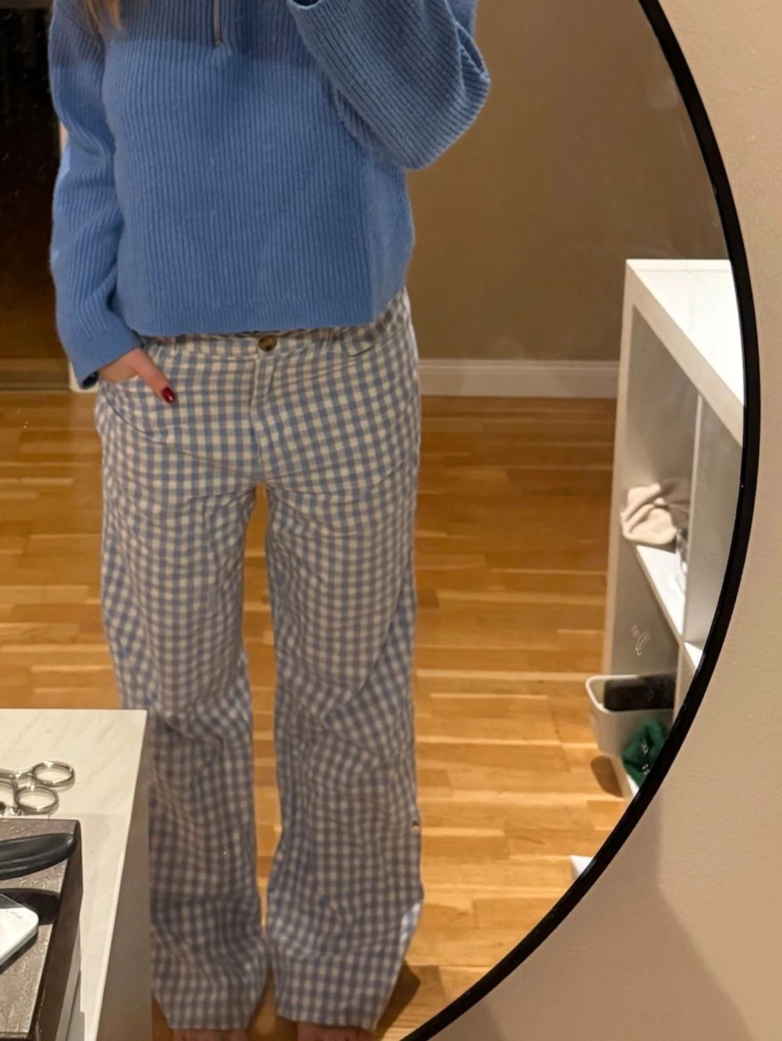 Blårutiga byxor