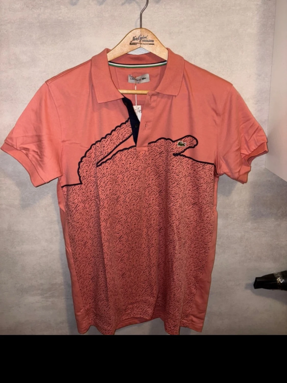 Korallfärgad pikétröja från Lacoste